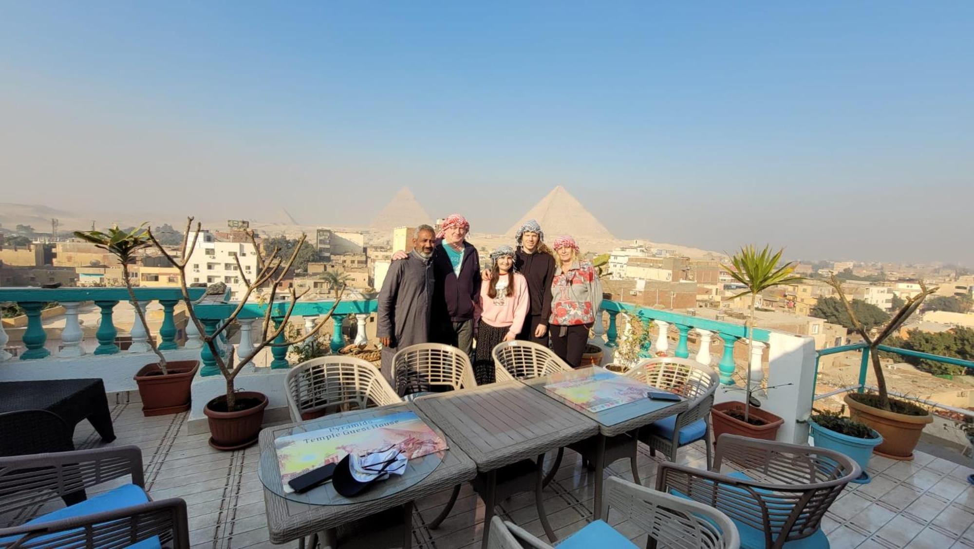 Pyramids Temple Guest House Kafrat al Jabal Екстер'єр фото